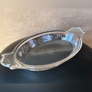 Beautiful Vintage Clear Glass Oval Pyrex Au Gratin Dish w/ Etched Floral Design